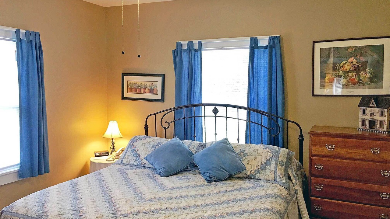 Photo of Bedroom in Flat Rock