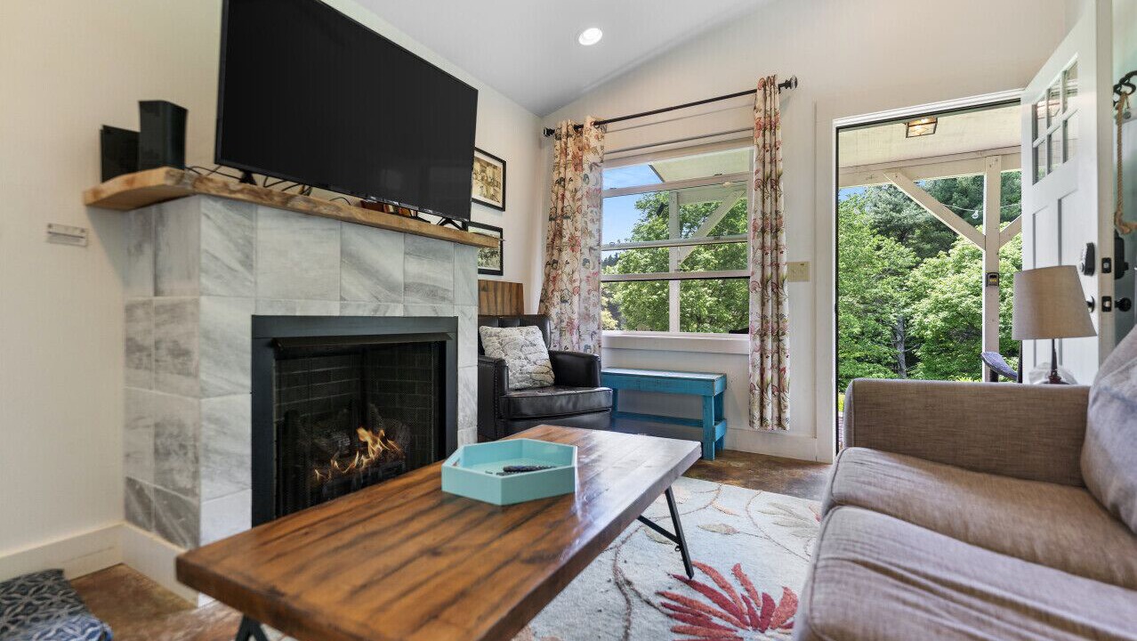 Photo of Livingroom in Blowing Rock