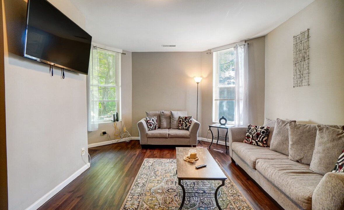 Photo of Livingroom in East Price Hill