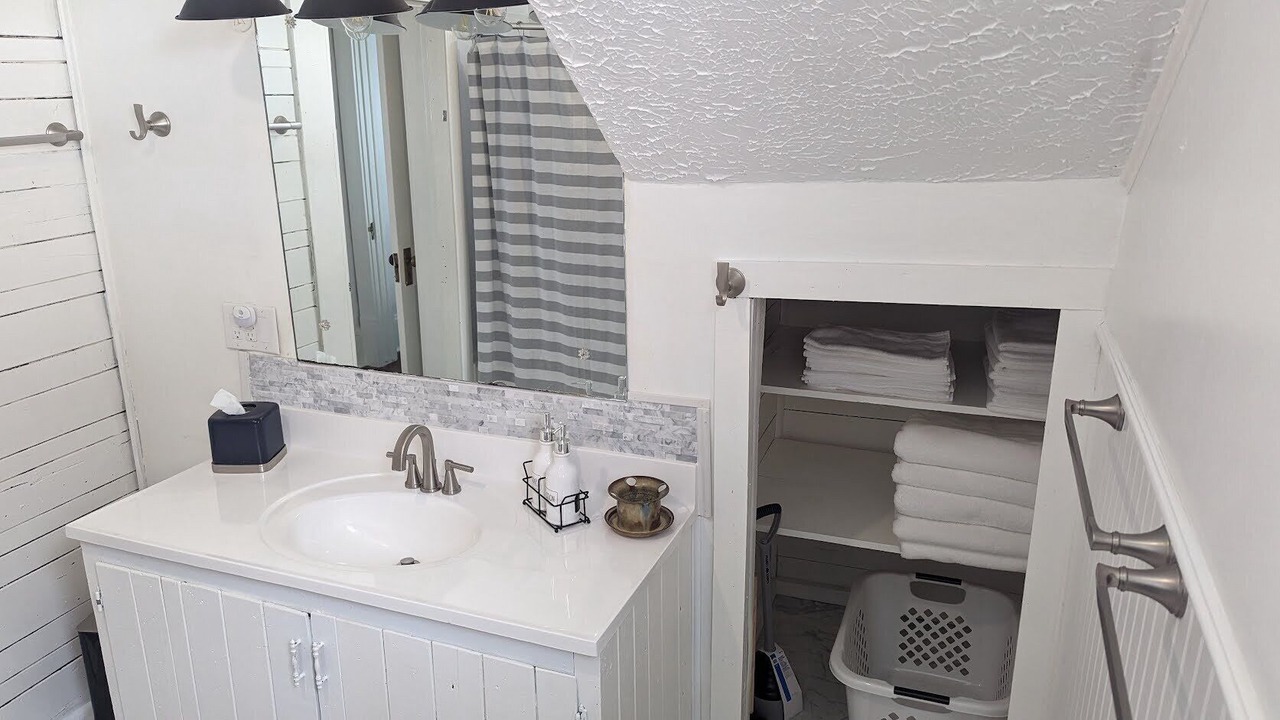 Photo of Bathroom in Newland