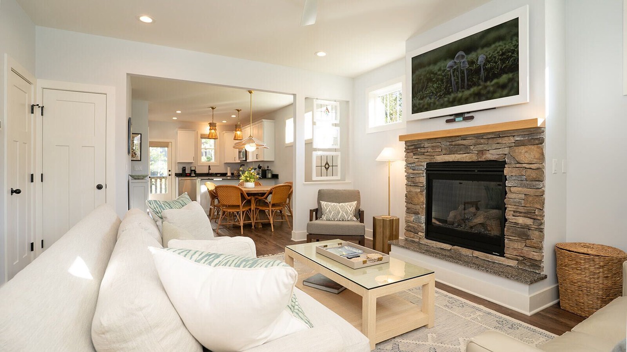 Photo of Livingroom in Fairview