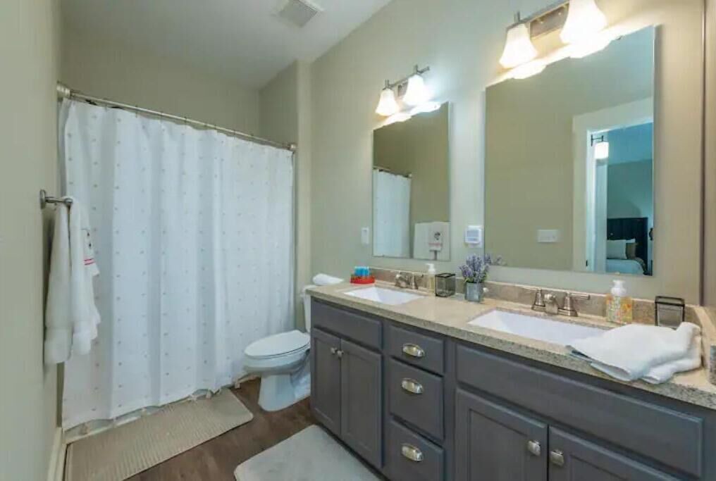 Photo of Bathroom in Five Points