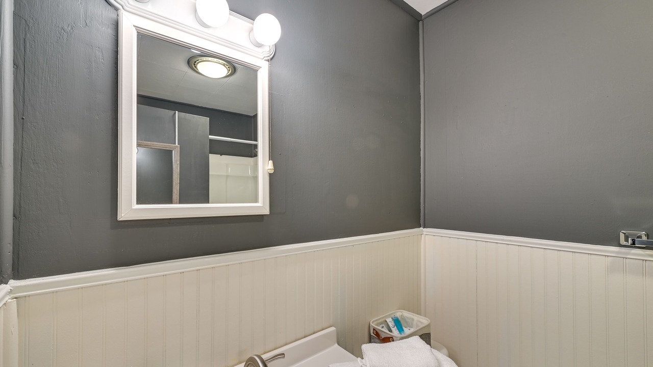 Photo of Bathroom in Crittenden