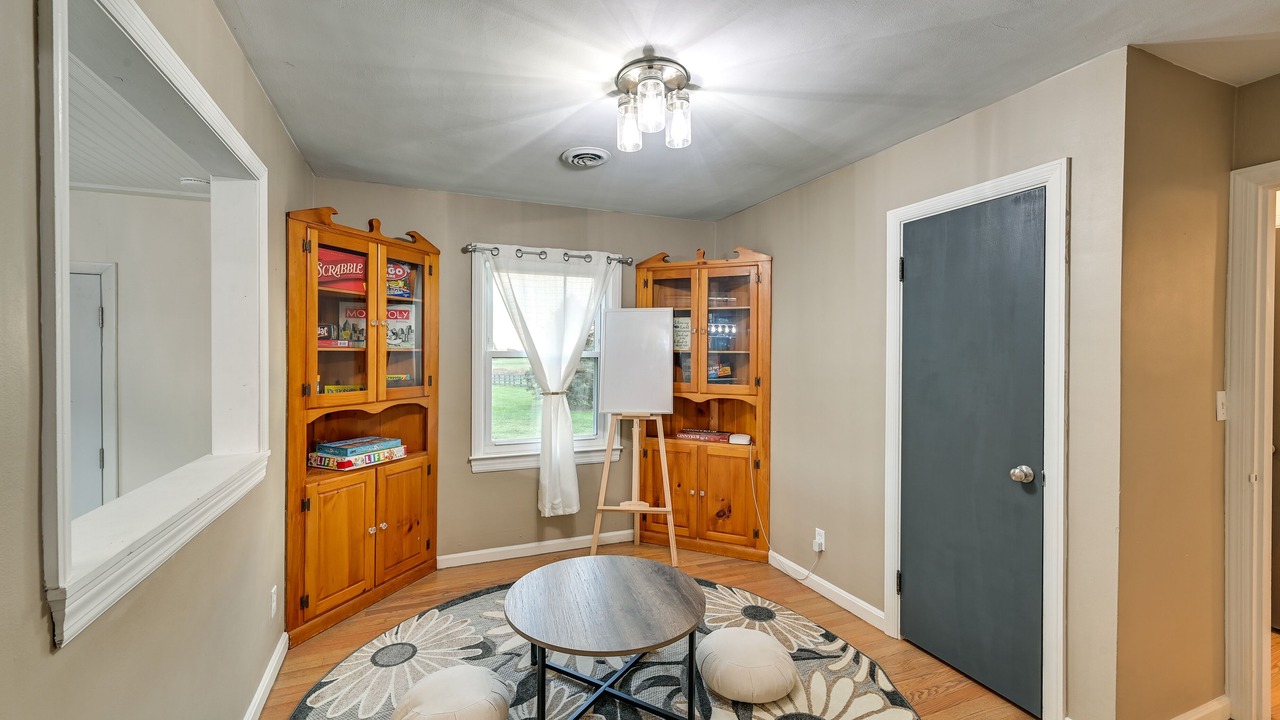 Photo of Bedroom in Crittenden