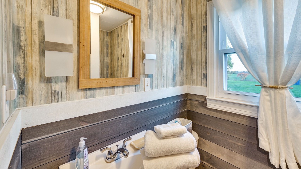 Photo of Bathroom in Crittenden