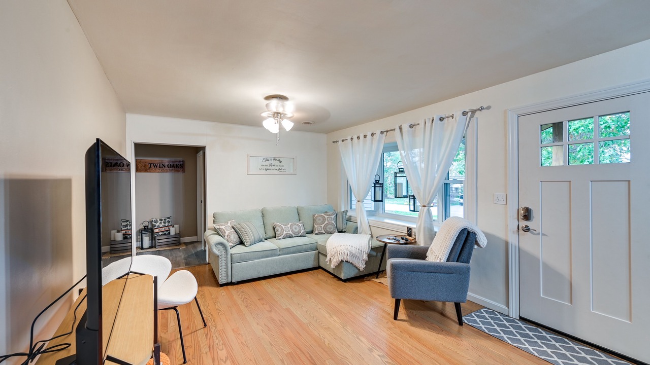 Photo of Livingroom in Crittenden