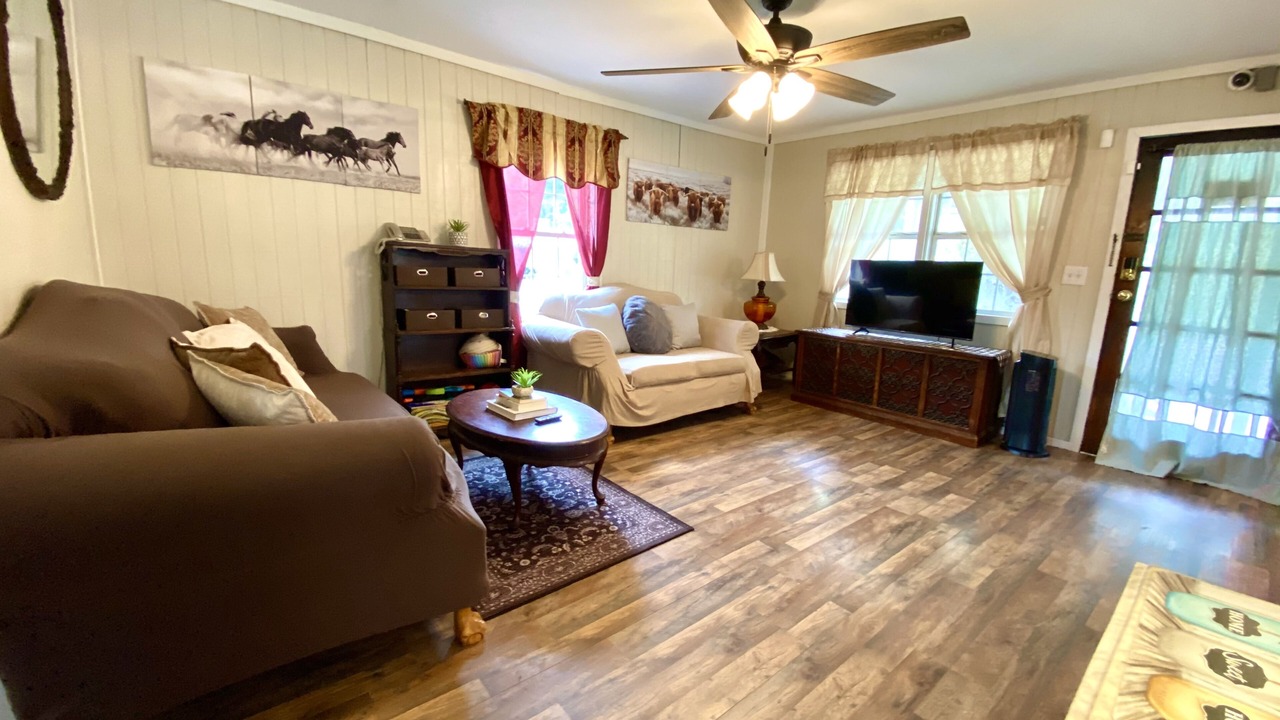 Photo of Livingroom in Chapmanville
