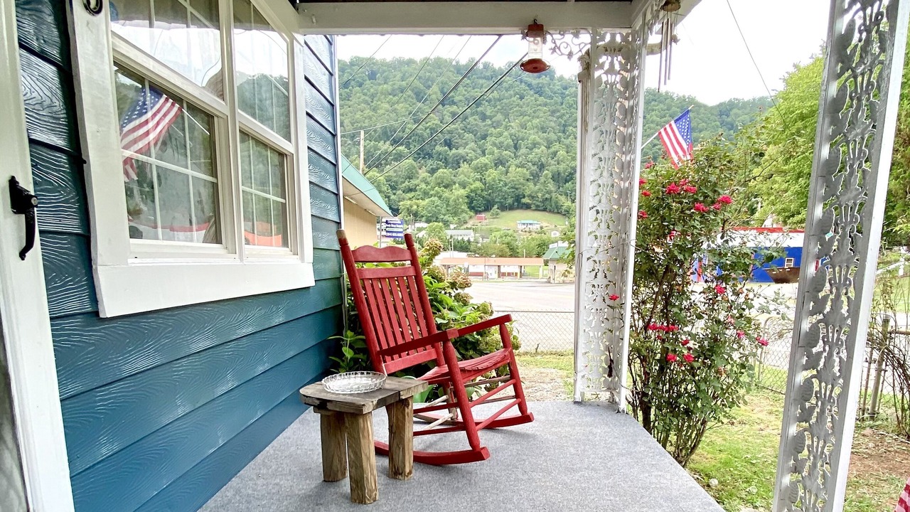 Photo of Patio Balcony in Chapmanville