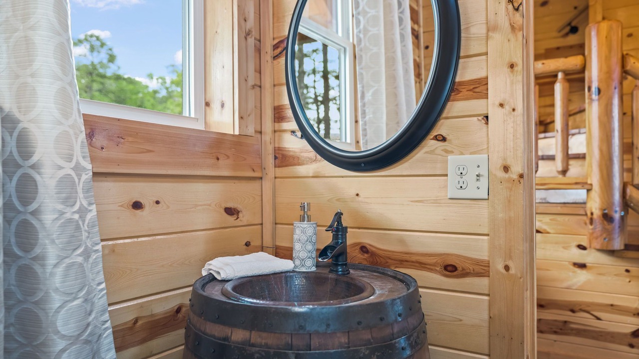 Photo of Bathroom in Frenchburg