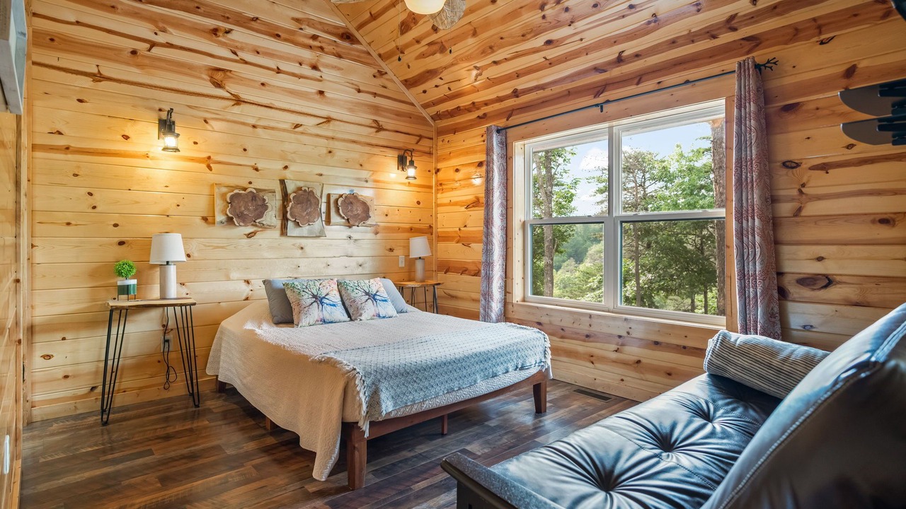 Photo of Bedroom in Frenchburg