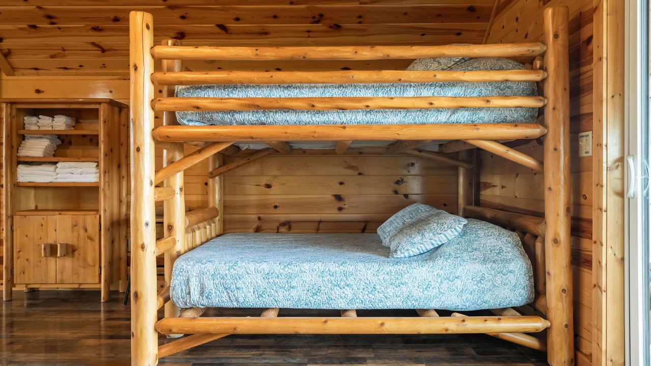 Photo of Bedroom in Frenchburg