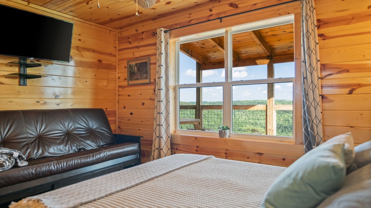 Photo of Bedroom in Frenchburg