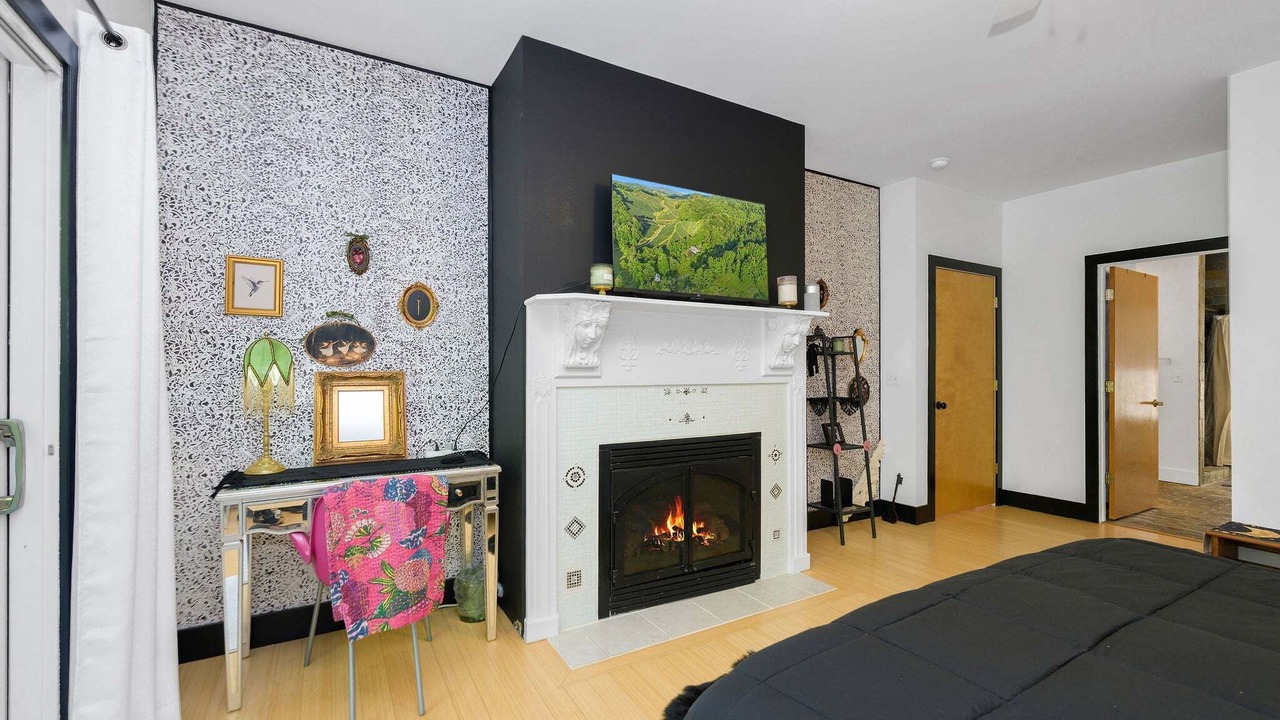 Photo of Bedroom in Lansing