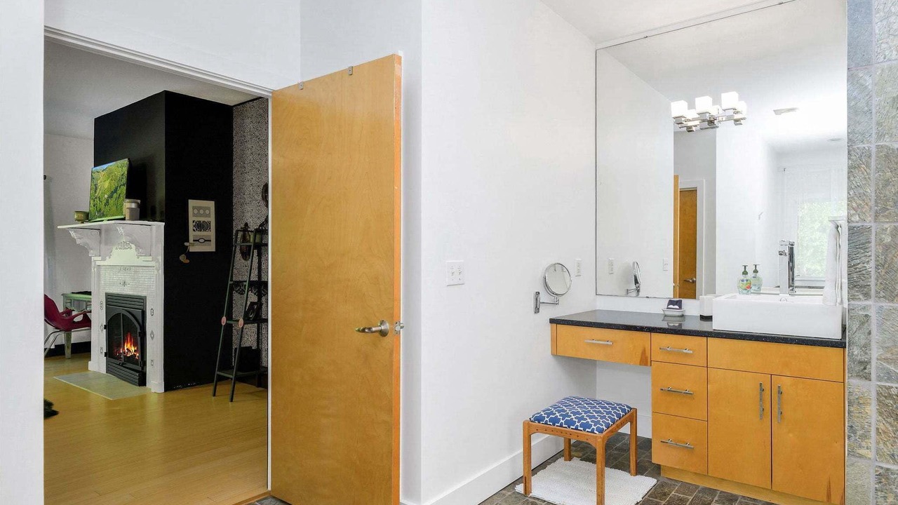Photo of Bathroom in Lansing