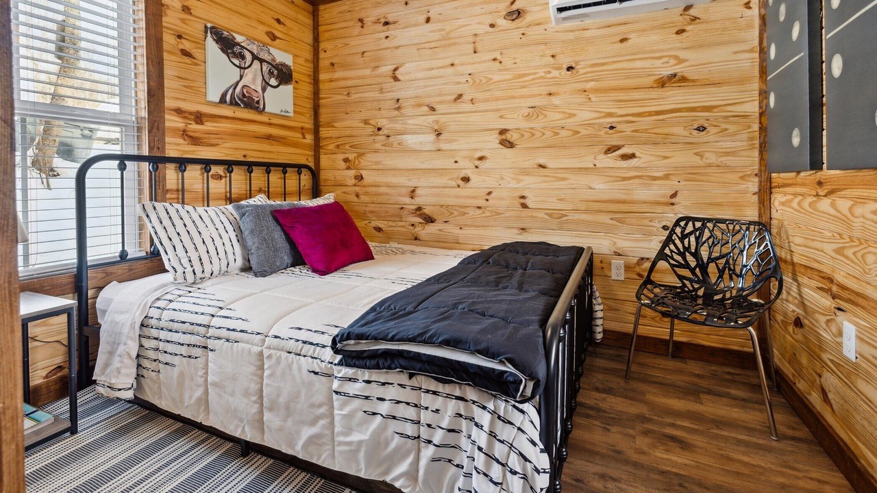 Photo of Bedroom in Rogers