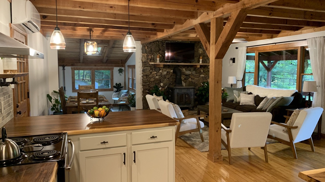 Photo of Livingroom in Swannanoa