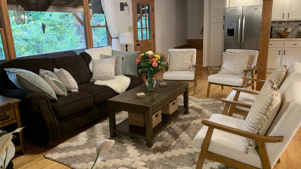 Photo of Livingroom in Swannanoa