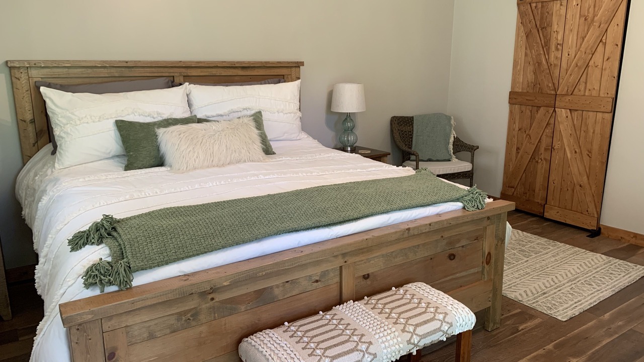 Photo of Bedroom in Swannanoa