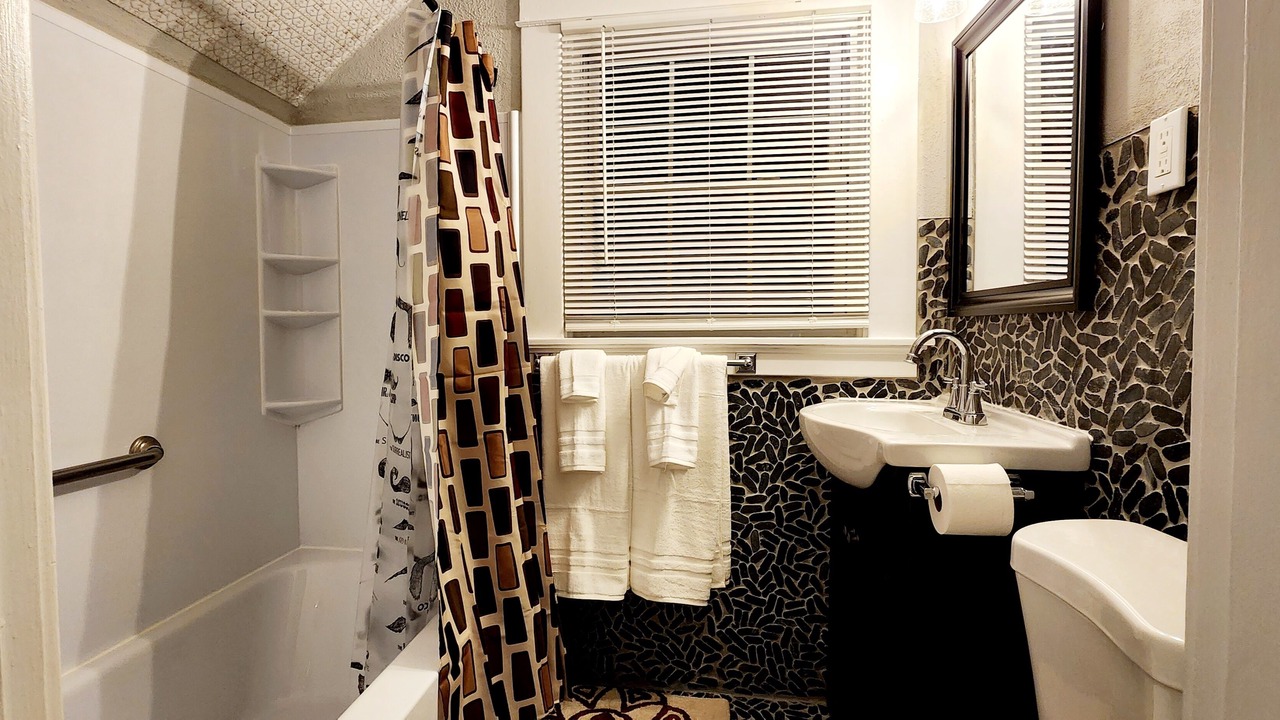 Photo of Bathroom in Williamstown