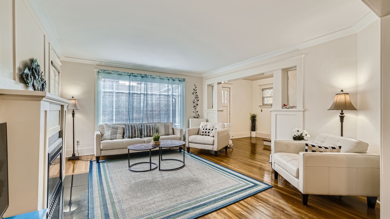Photo of Livingroom in Lower Queen Anne