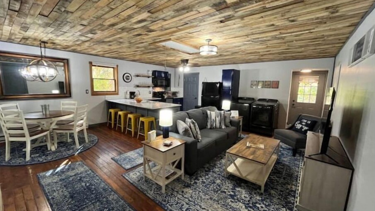 Photo of Livingroom in Green Spring