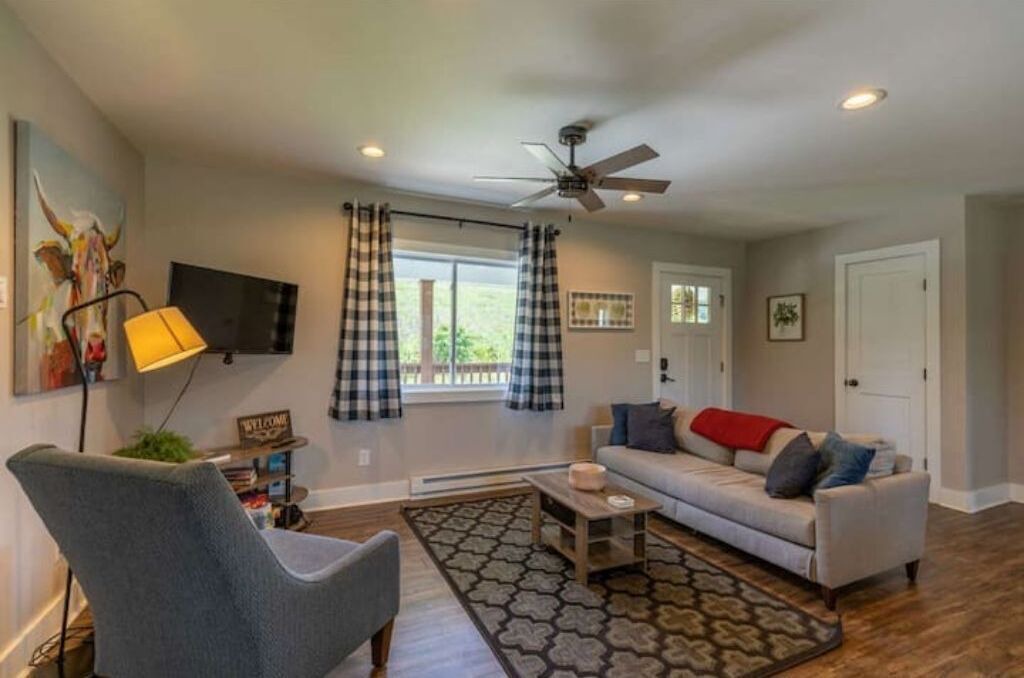 Photo of Livingroom in Elk Park