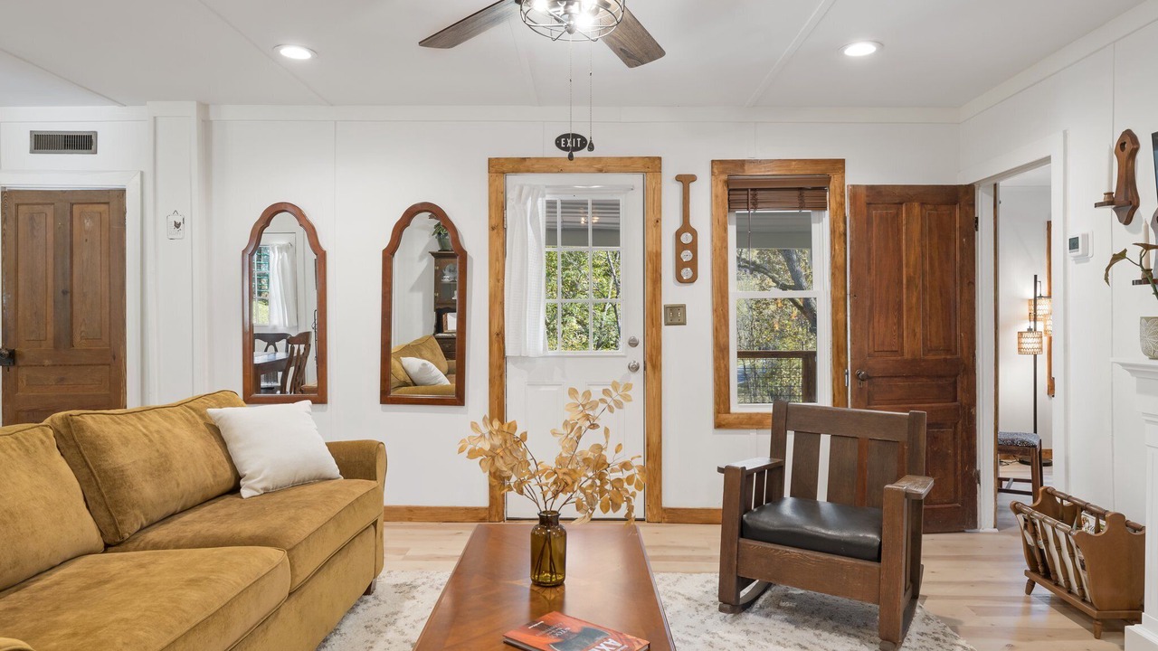 Photo of Livingroom in Weaverville