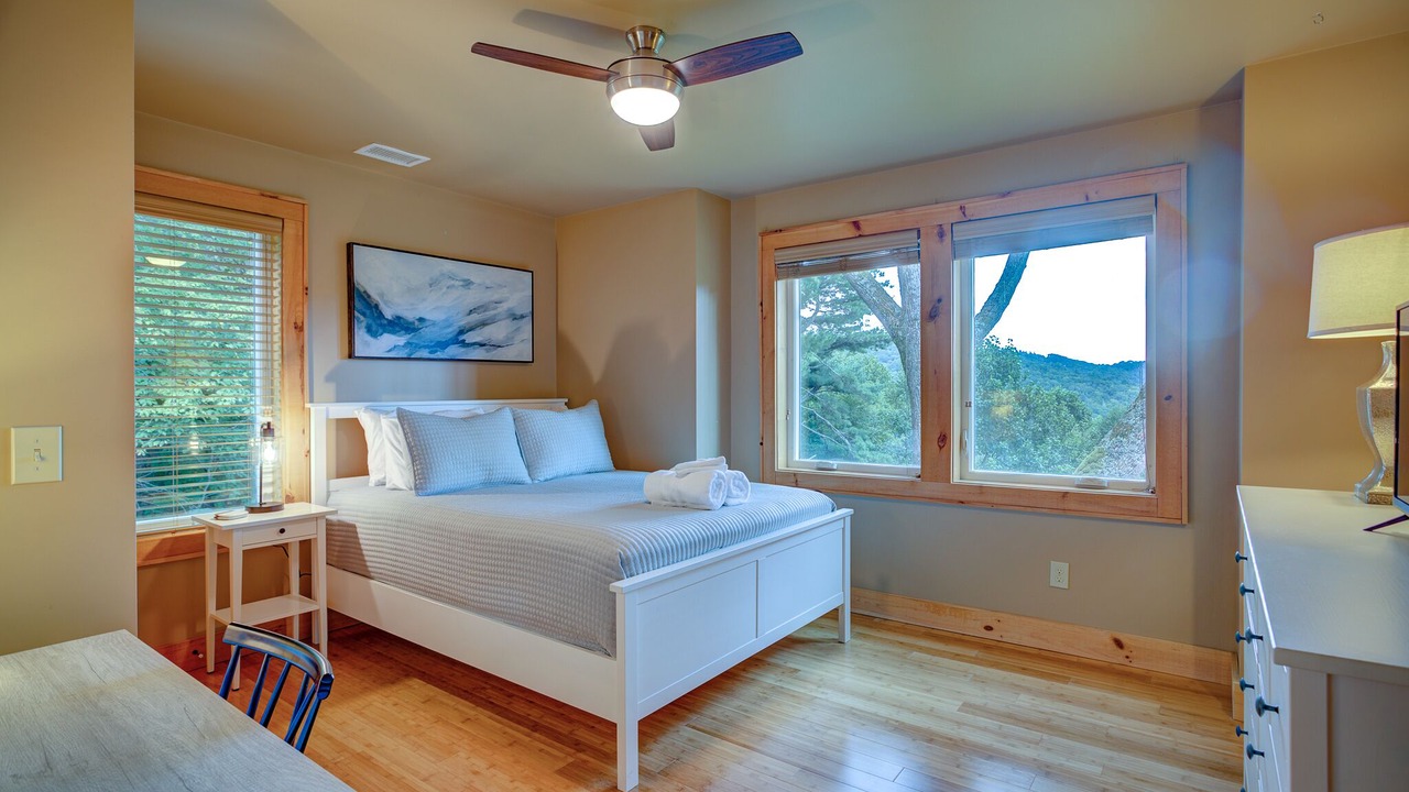 Photo of Bedroom in Blowing Rock