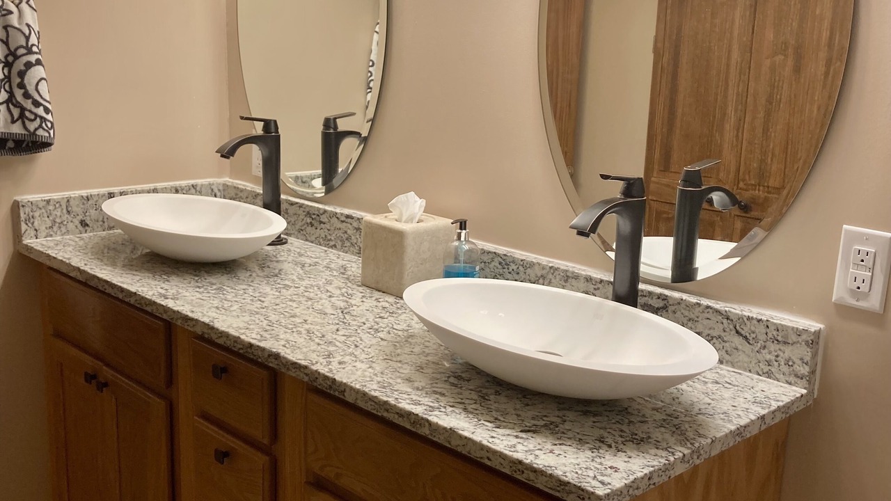 Photo of Bathroom in Roan Mountain