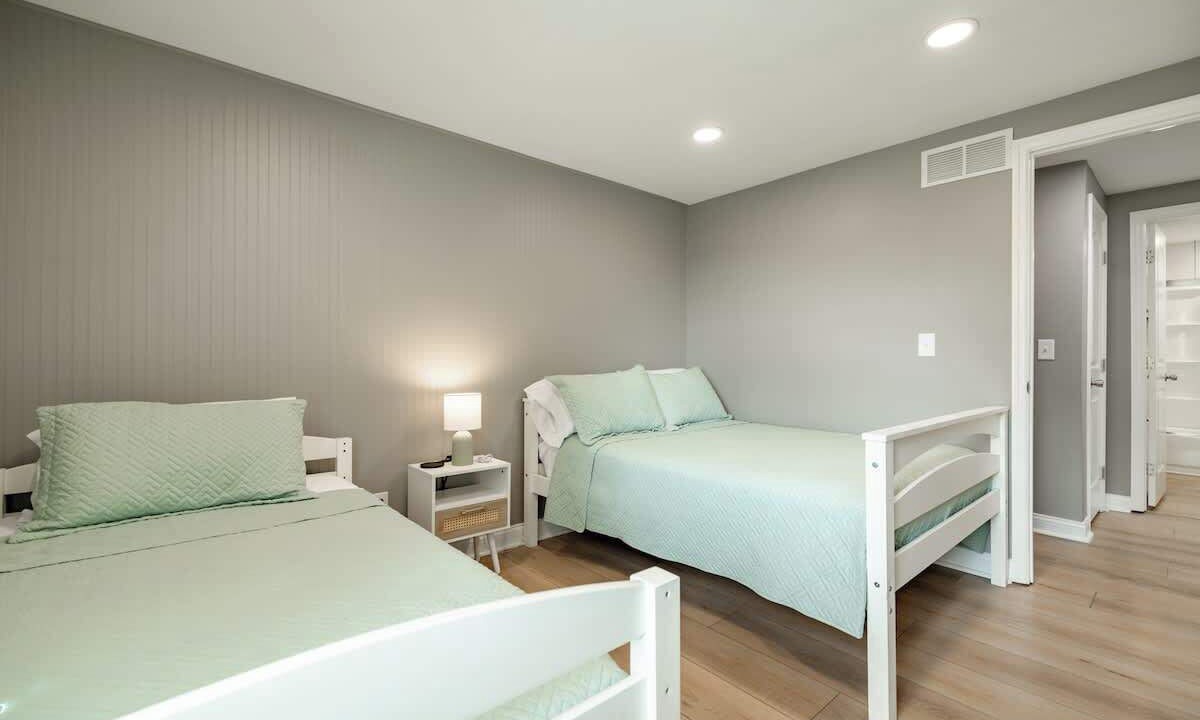 Photo of Bedroom in Roselawn Finance