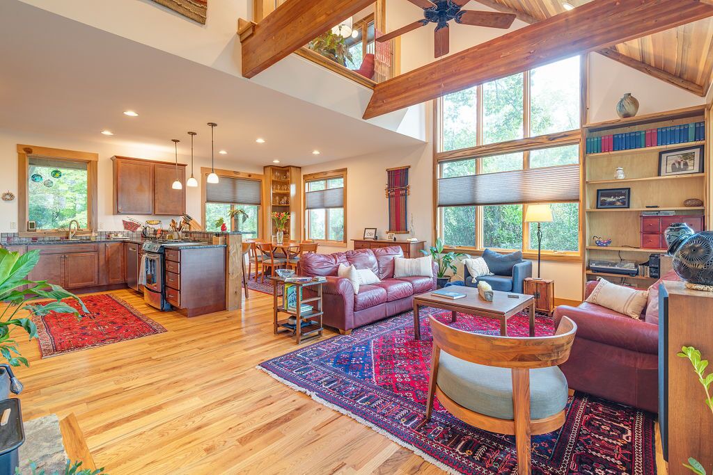 Photo of Livingroom in Woodfin