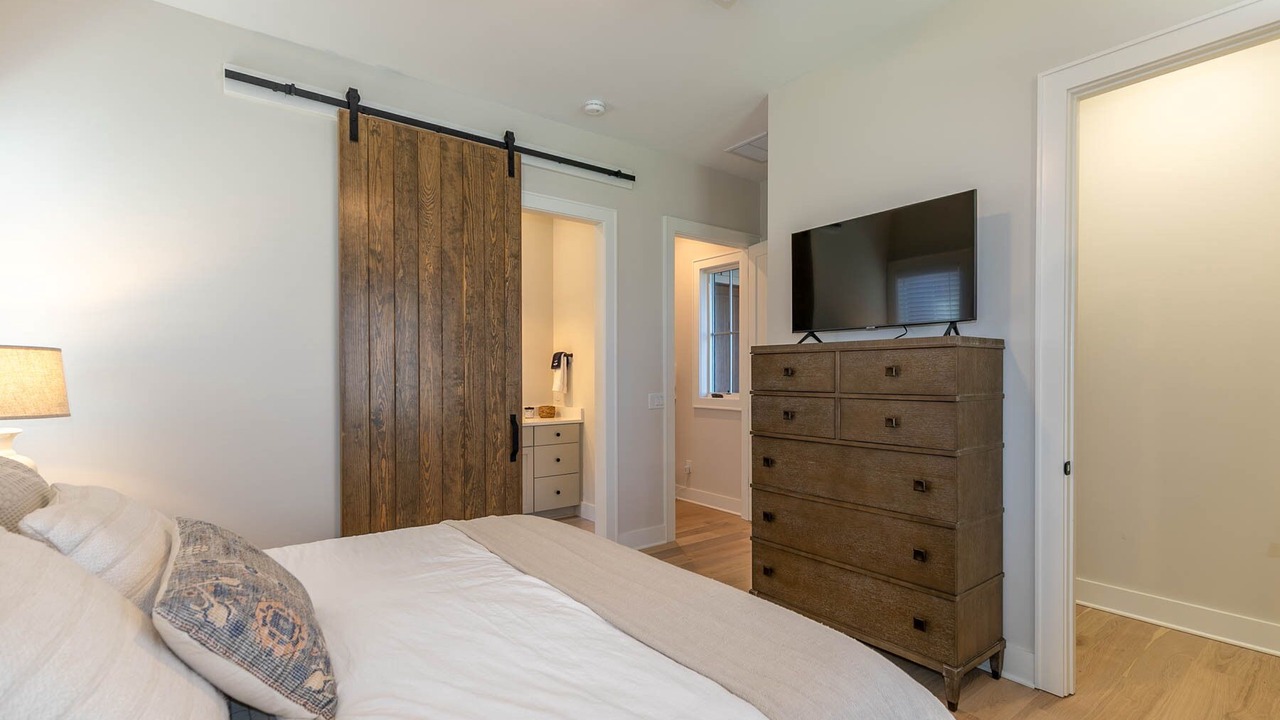 Photo of Bedroom in Lenoir