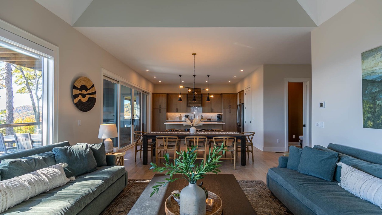 Photo of Livingroom in Lenoir