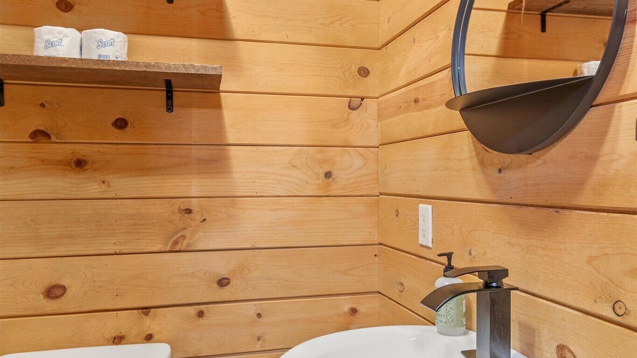 Photo of Bathroom in Saint Helens