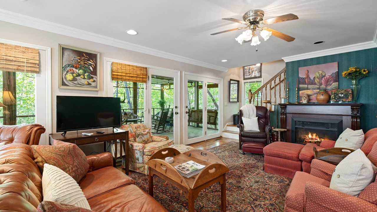 Photo of Livingroom in Black Mountain