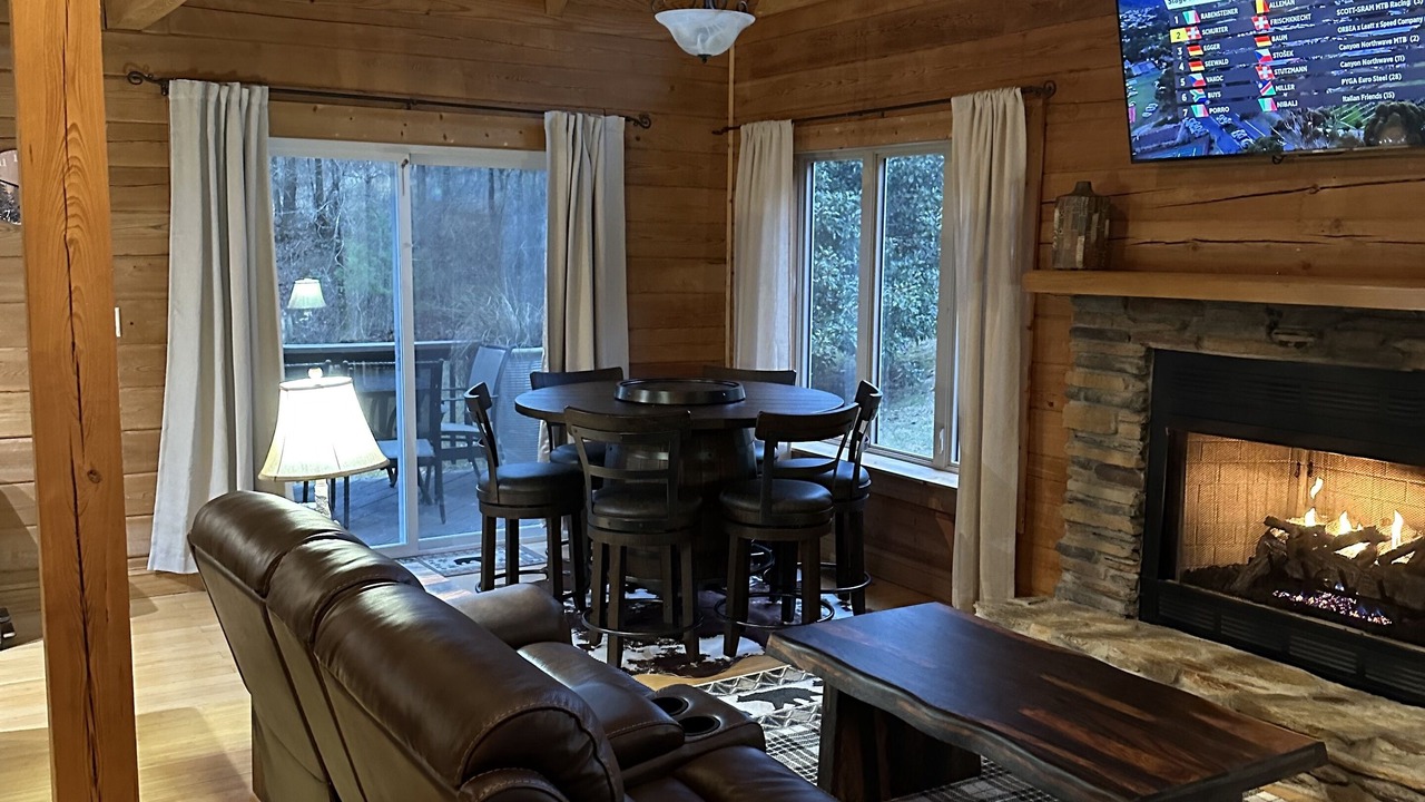 Photo of Livingroom in Hendersonville