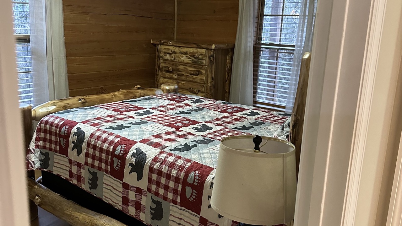 Photo of Bedroom in Hendersonville