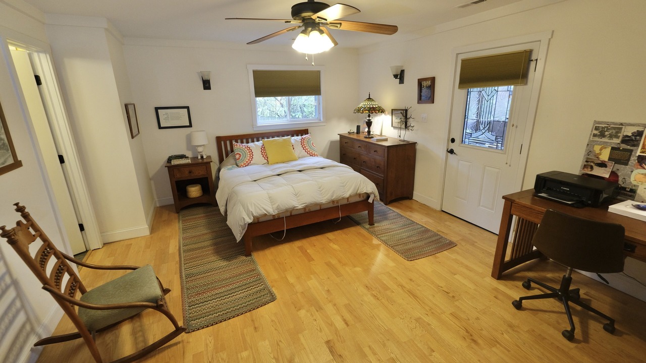 Photo of Bedroom in Picadome