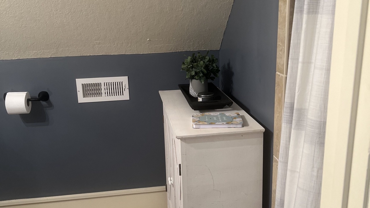 Photo of Bathroom in Newland