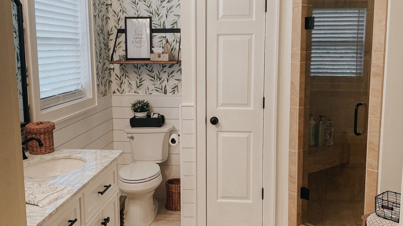Photo of Bathroom in Newland