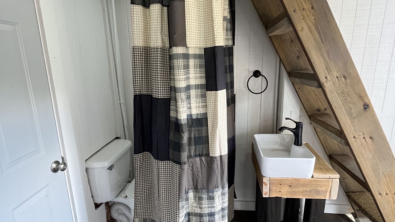 Photo of Bathroom in Jonesborough