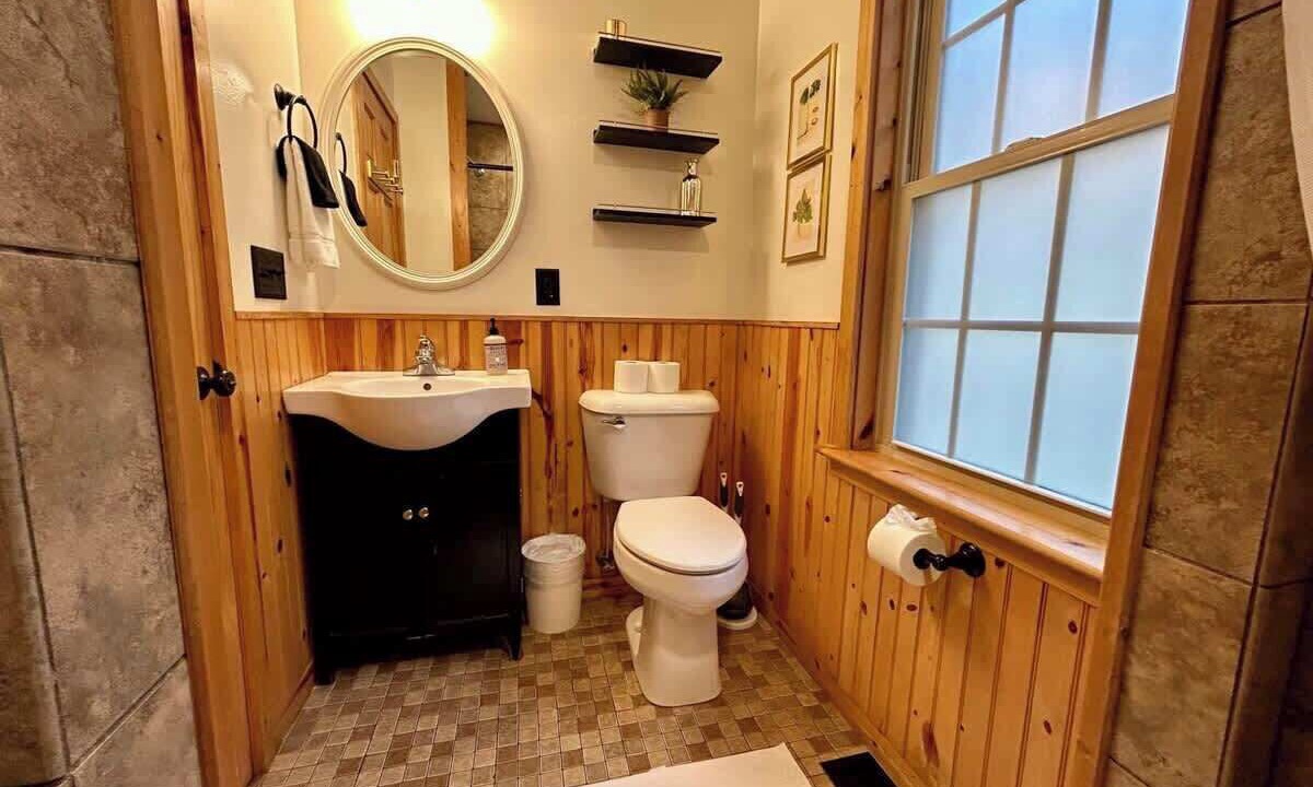 Photo of Bathroom in Stanton