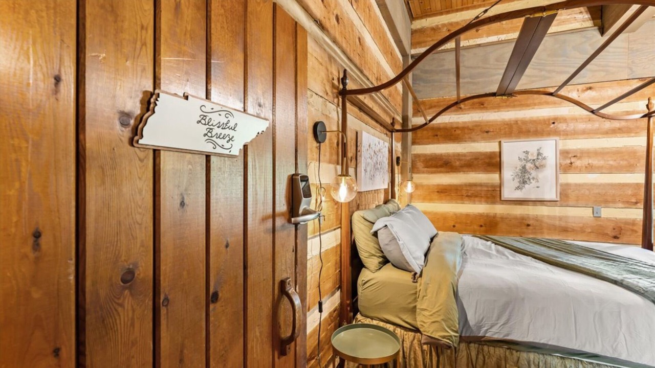 Photo of Bedroom in Townsend