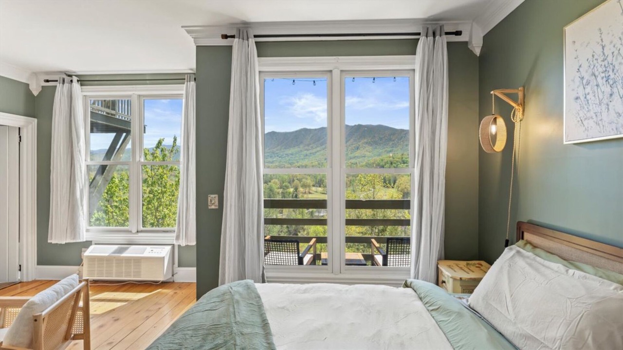 Photo of Bedroom in Townsend