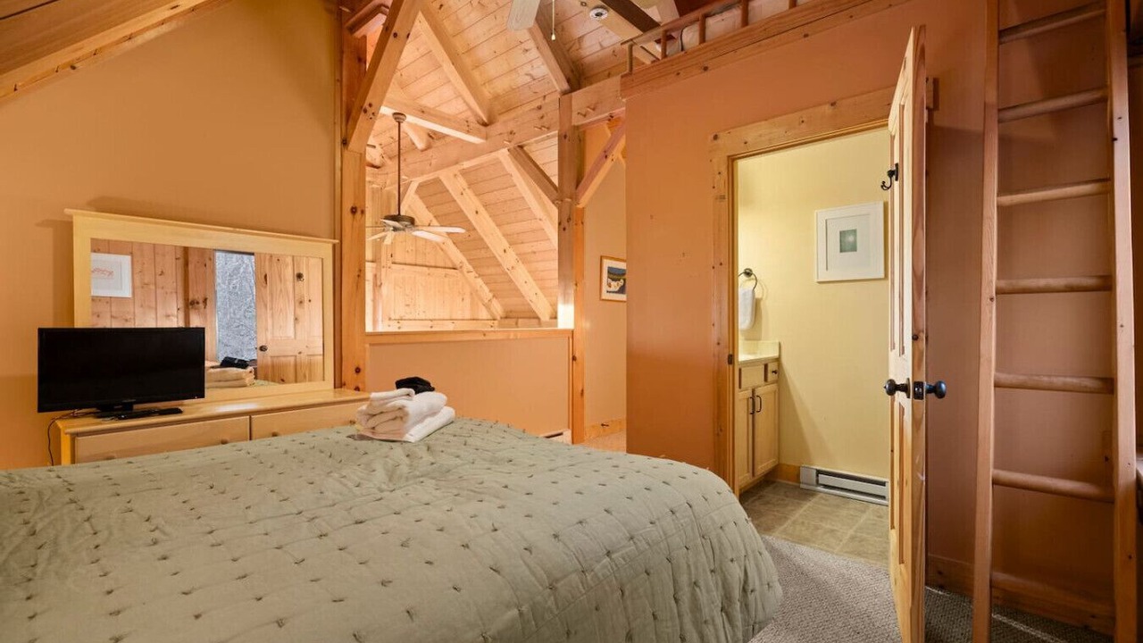 Photo of Bedroom in Swannanoa