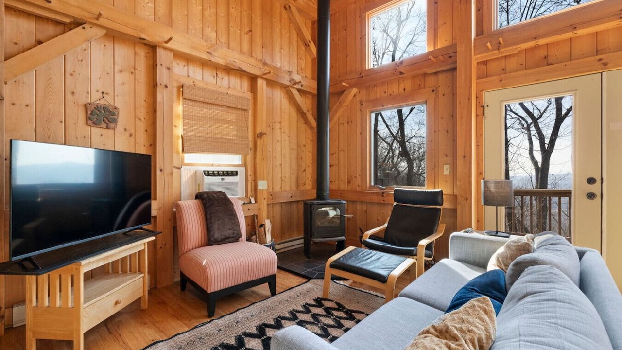 Photo of Livingroom in Swannanoa