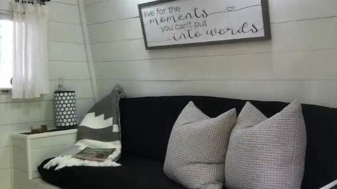Photo of Livingroom in Pineola