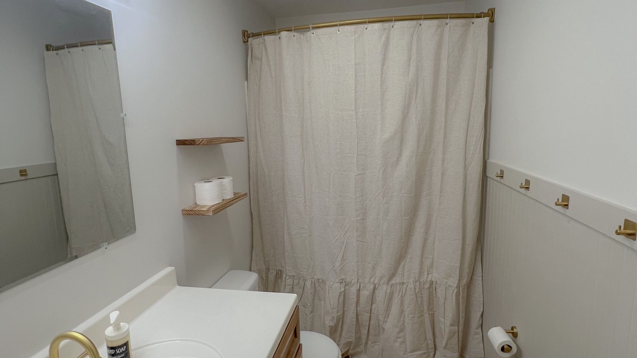Photo of Bathroom in Dry Ridge
