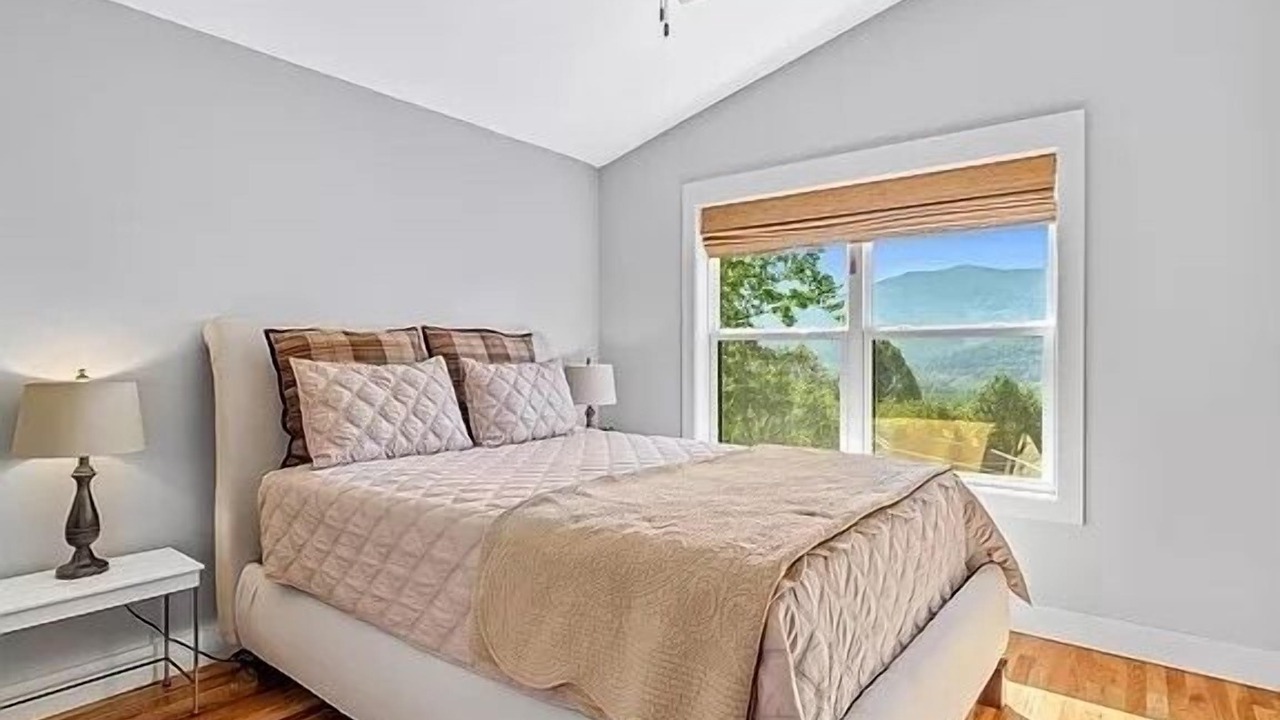 Photo of Bedroom in Swannanoa