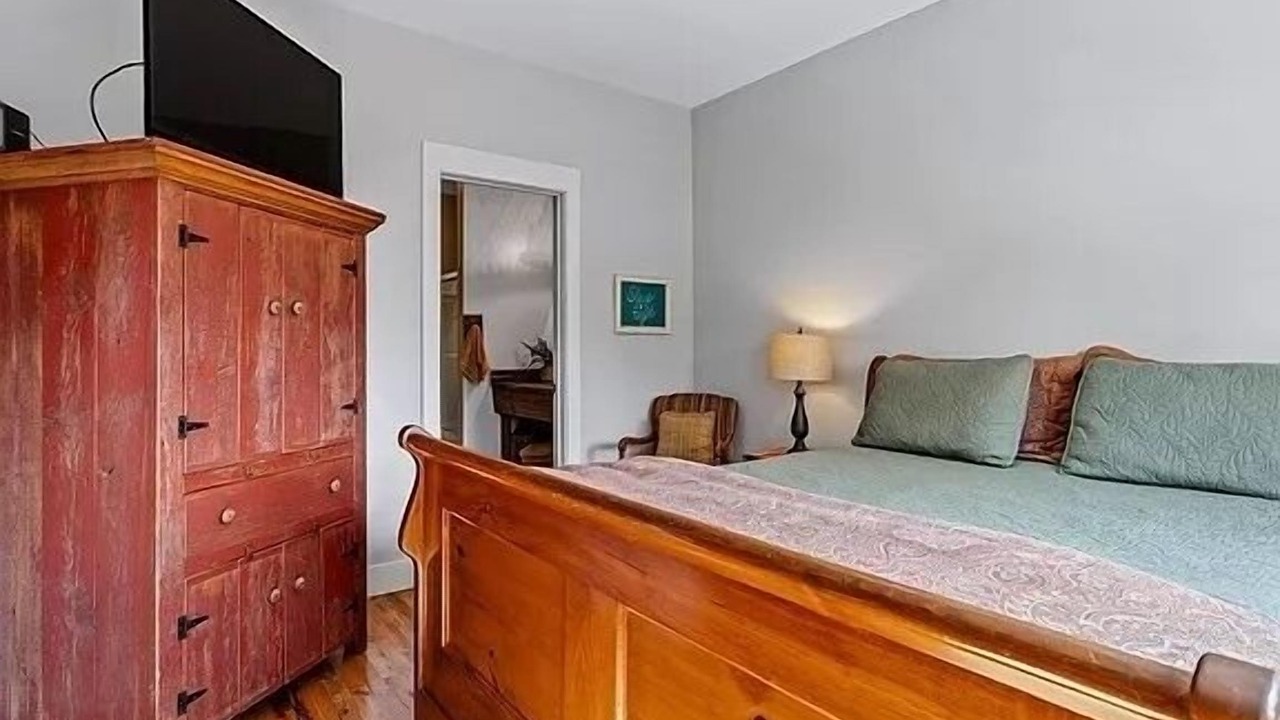 Photo of Bedroom in Swannanoa